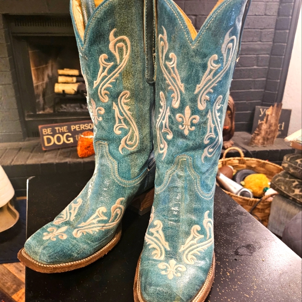 CORRAL boots 9